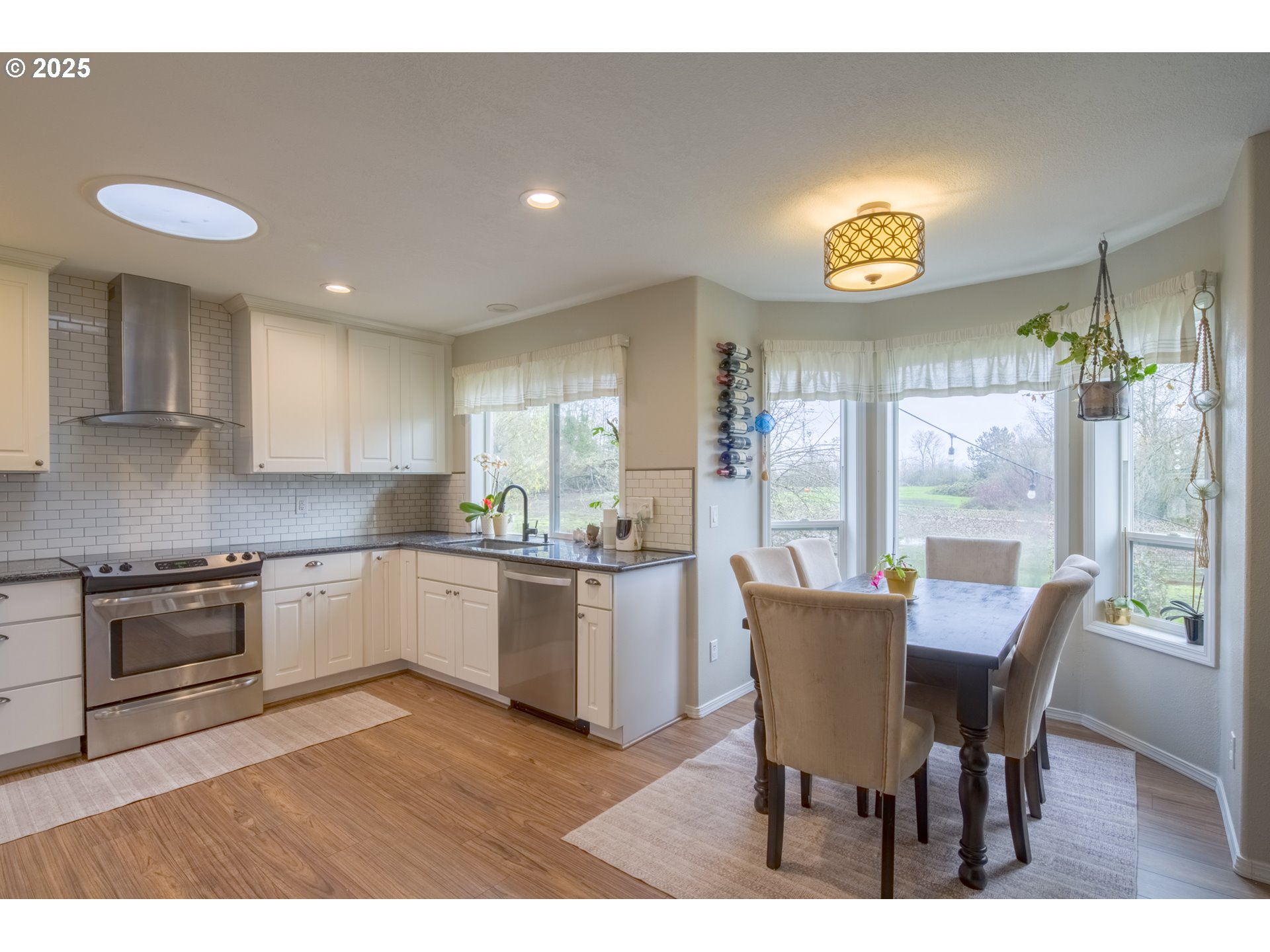 51784 Southeast 9th Street Scappoose, OR 97056 - Photo 10 of 39 Kitchen/Nook