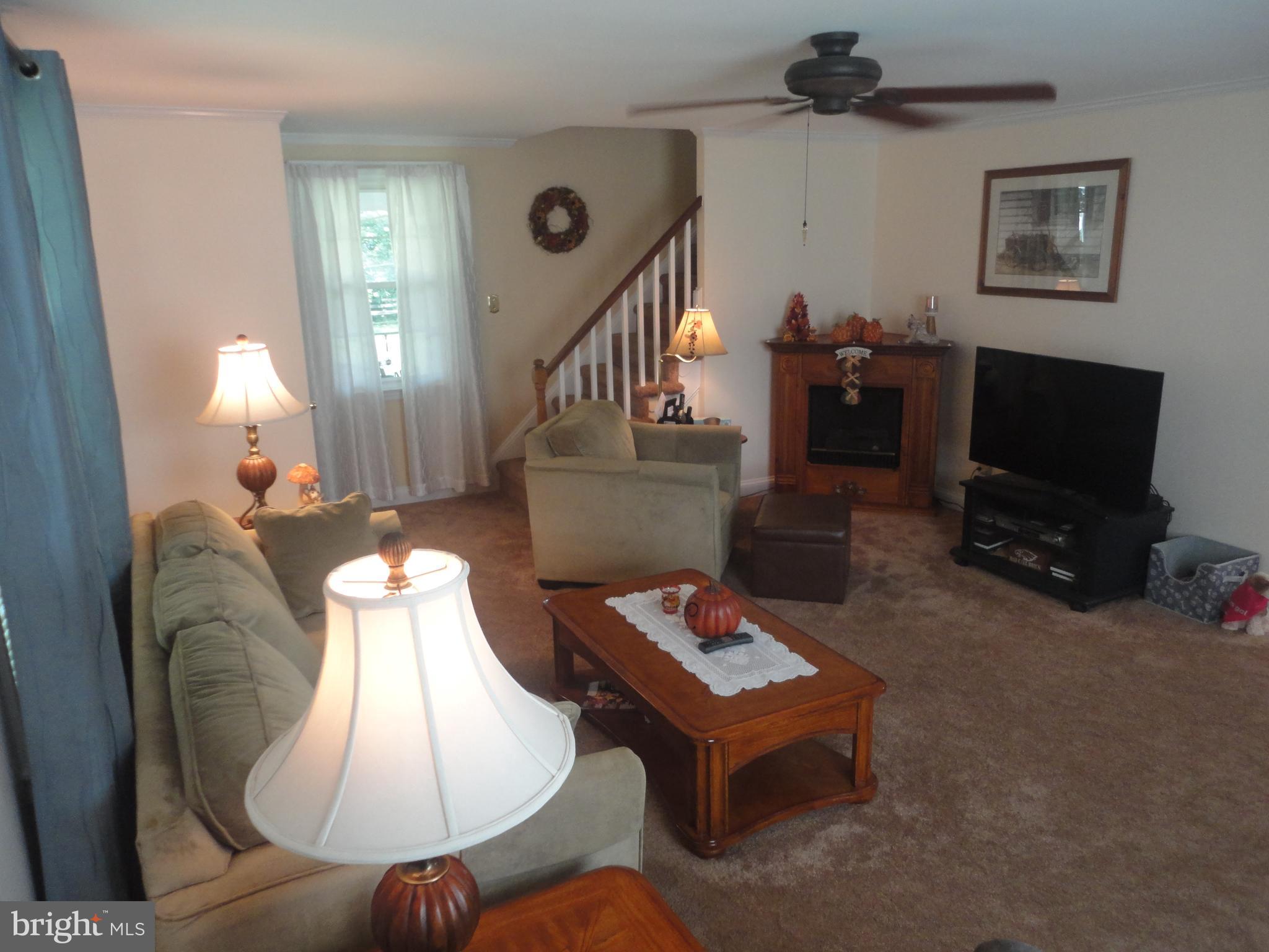 115 West Avenue Springfield, PA 19064 - Photo 5 of 34 living room