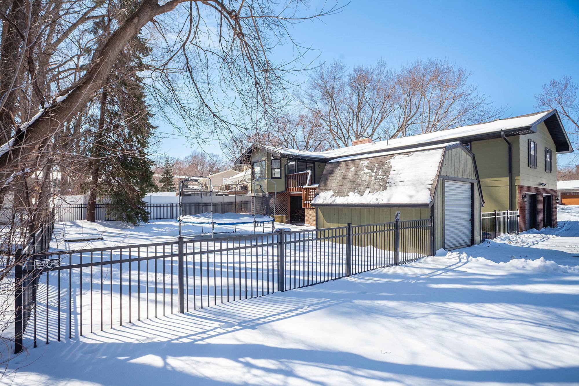 2722 Vale Crest Road Crystal, MN 55422 - Photo 2 of 70