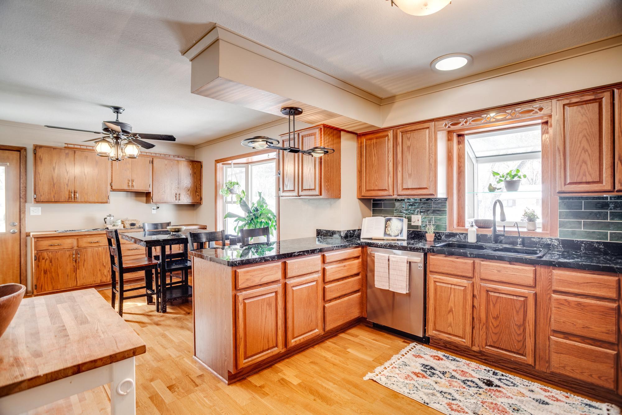 2722 Vale Crest Road Crystal, MN 55422 - Photo 6 of 70