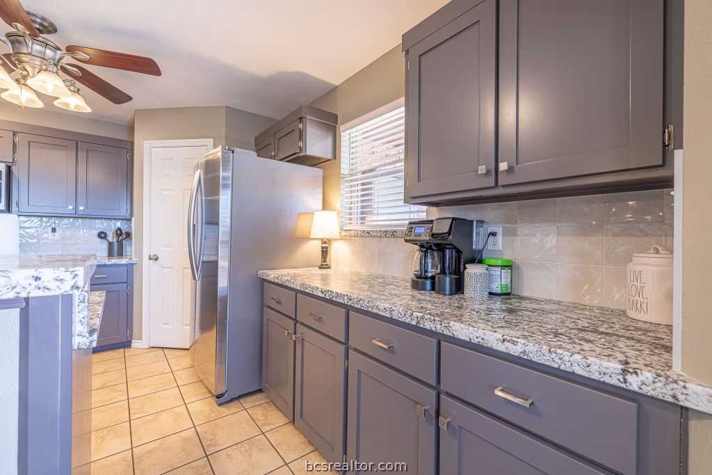 7374 Harris Lane Bryan, TX 77808 - Photo 16 of 49