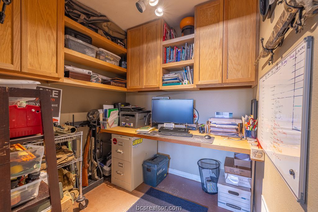 7374 Harris Lane Bryan, TX 77808 - Photo 32 of 49