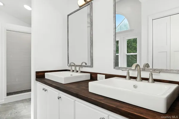 $869,900 | 19 Friendship Lane, Red Hook, NY 12571