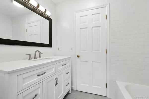 $869,900 | 19 Friendship Lane, Red Hook, NY 12571