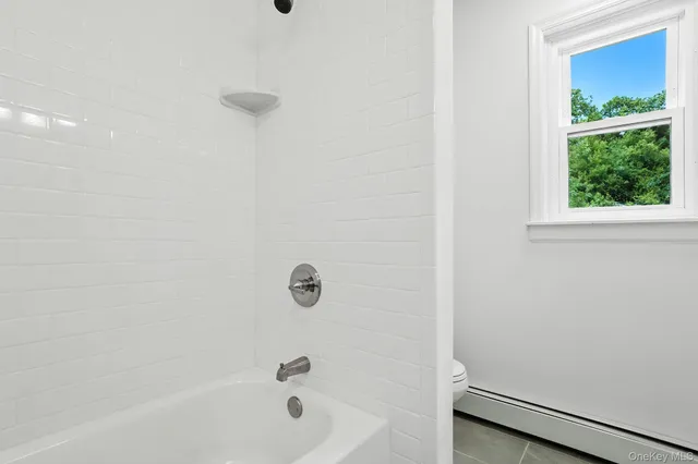 $885,000 | 19 Friendship Lane, Red Hook, NY 12571