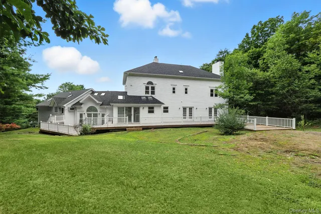 $885,000 | 19 Friendship Lane, Red Hook, NY 12571