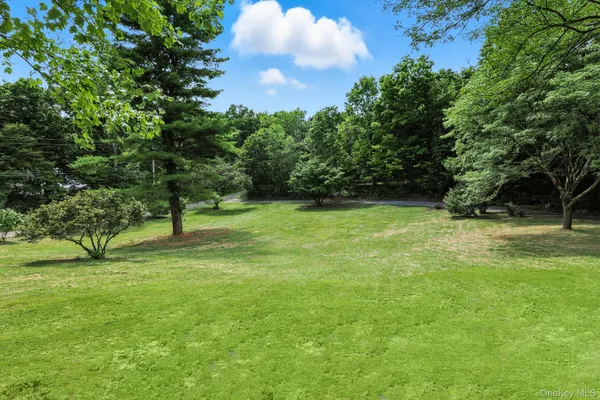 $869,900 | 19 Friendship Lane, Red Hook, NY 12571