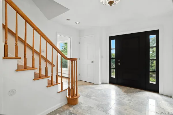 $869,900 | 19 Friendship Lane, Red Hook, NY 12571