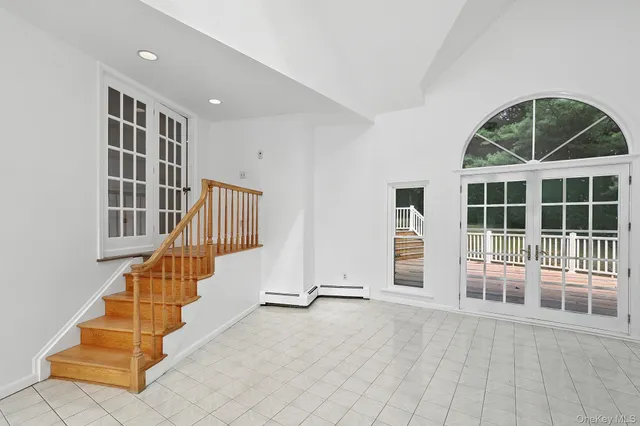 $885,000 | 19 Friendship Lane, Red Hook, NY 12571