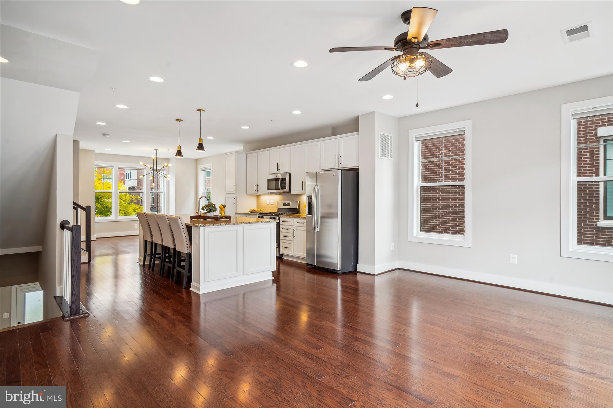 232 Kepler Drive Gaithersburg, MD 20878 - Photo 8 of 44 Living Room