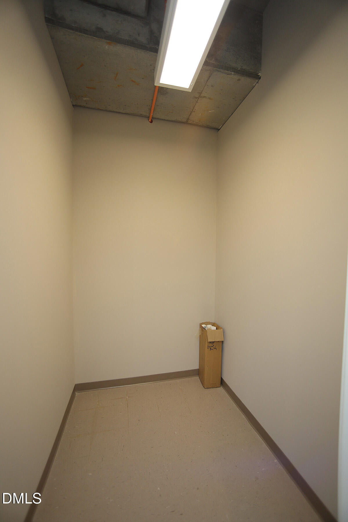 620 Wade Avenue, Unit 206 Raleigh, NC 27605 - Photo 12 of 42 a view of room