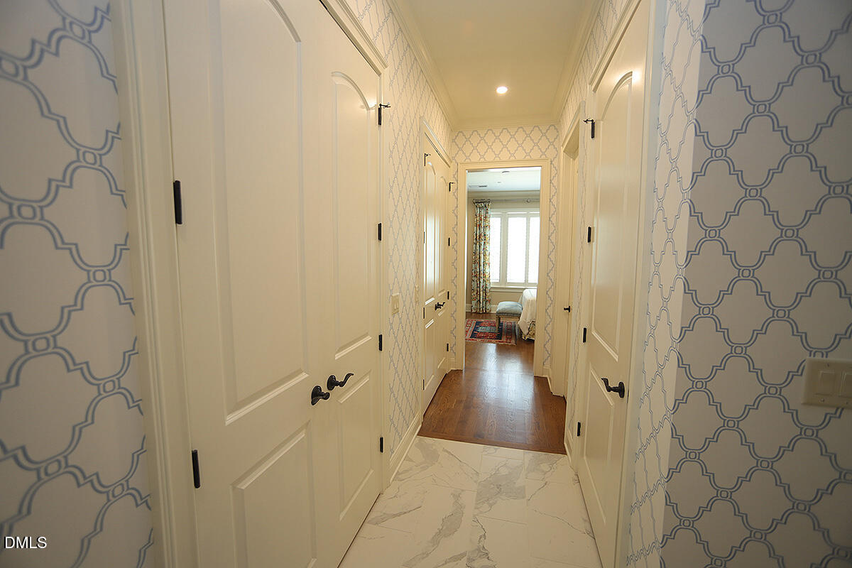 620 Wade Avenue, Unit 206 Raleigh, NC 27605 - Photo 32 of 42 a bathroom with a sink and mirror