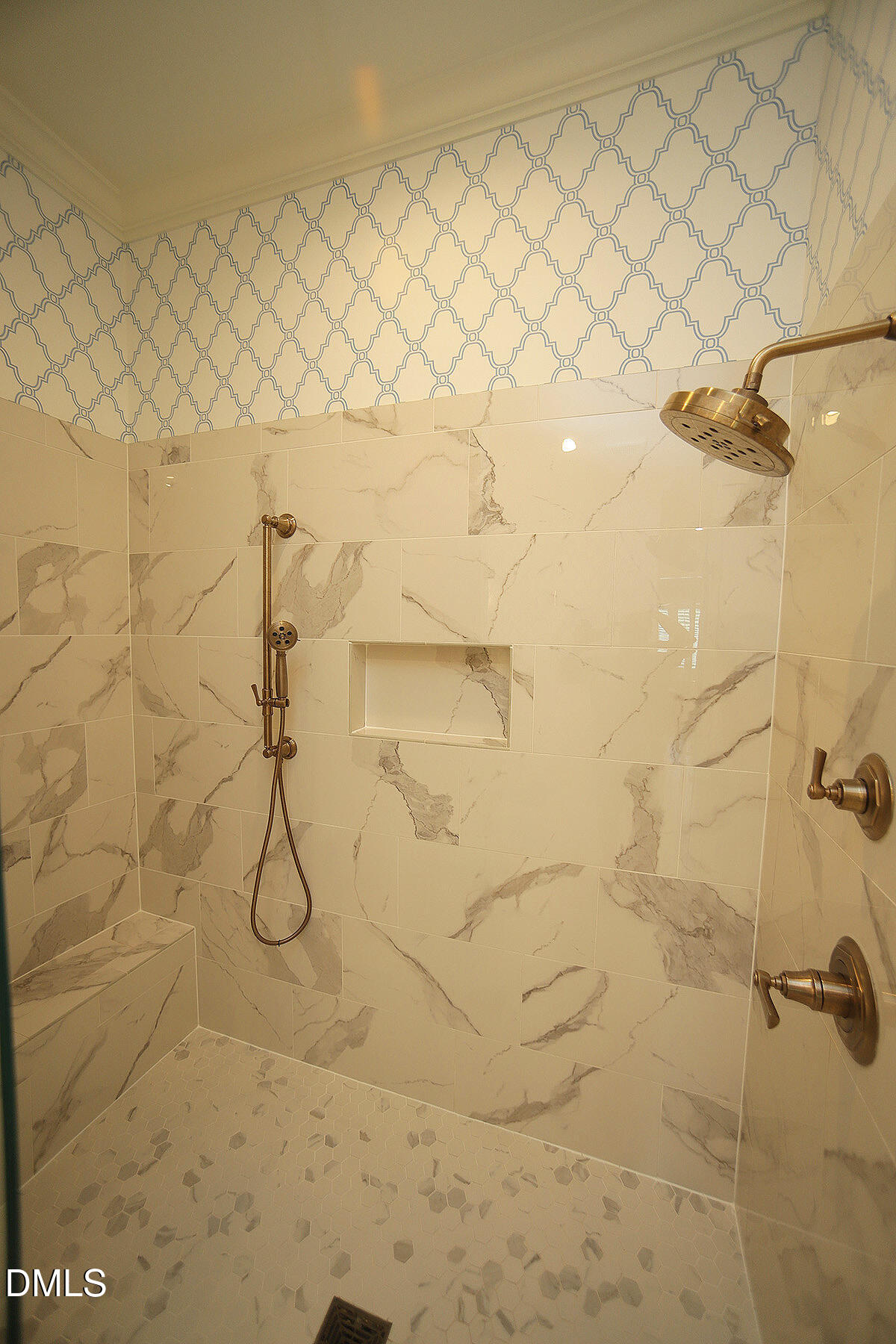 620 Wade Avenue, Unit 206 Raleigh, NC 27605 - Photo 35 of 42 a bathroom with a shower