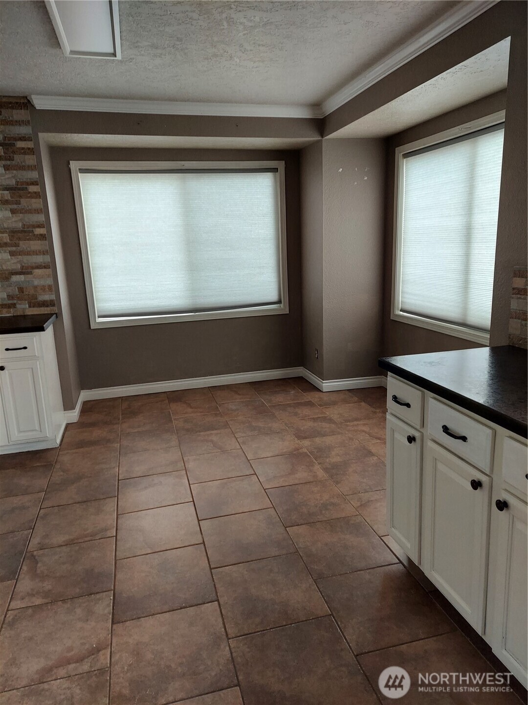 405 Strand Road Ephrata, WA 98823 - Photo 15 of 26 a view of kitchen with windows