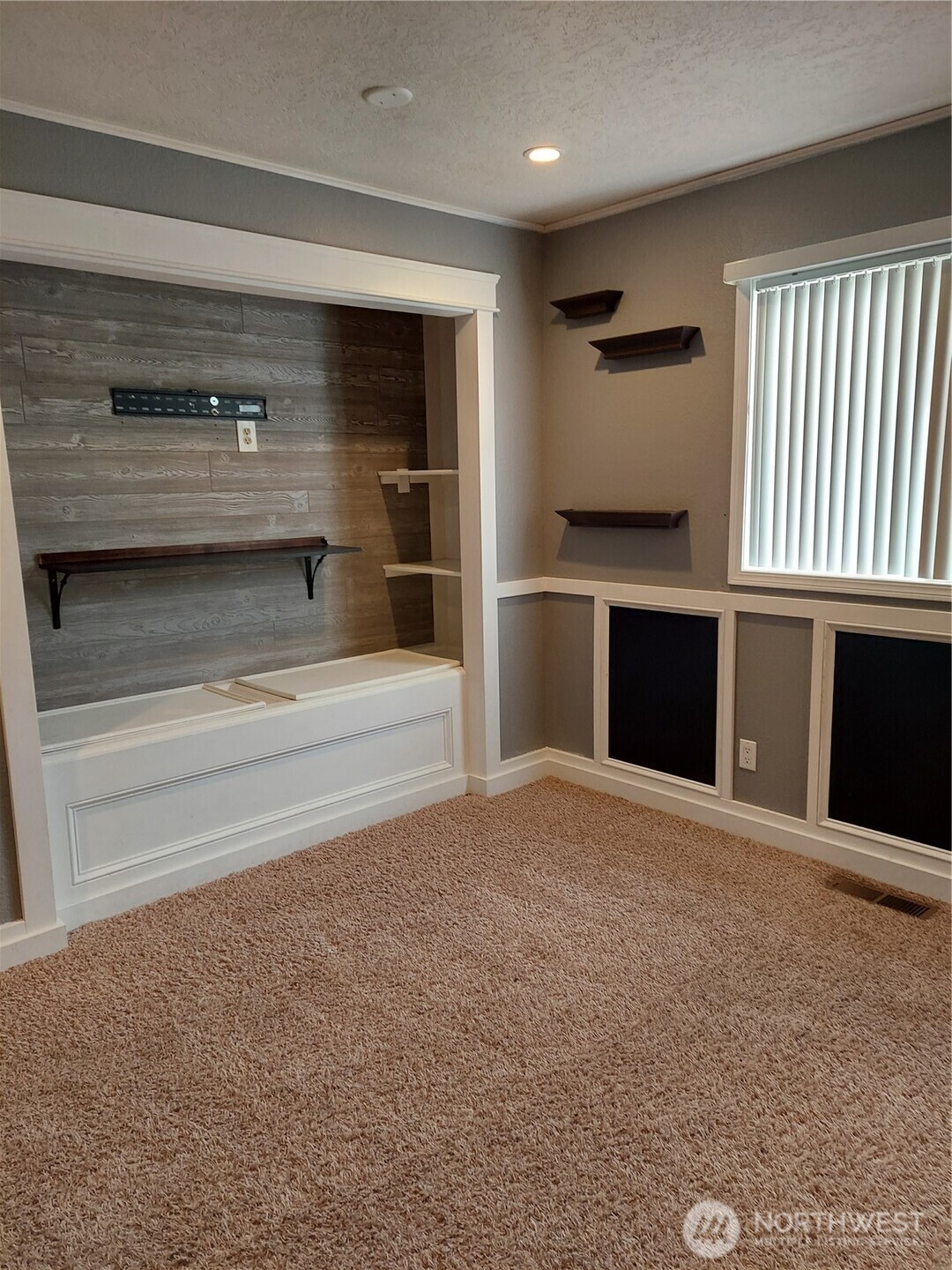 405 Strand Road Ephrata, WA 98823 - Photo 19 of 26 a view of an empty room with a kitchen