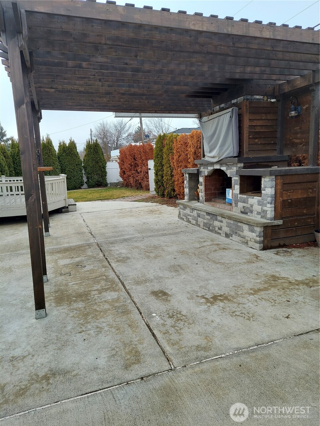 405 Strand Road Ephrata, WA 98823 - Photo 22 of 26 a view of outdoor space with seating