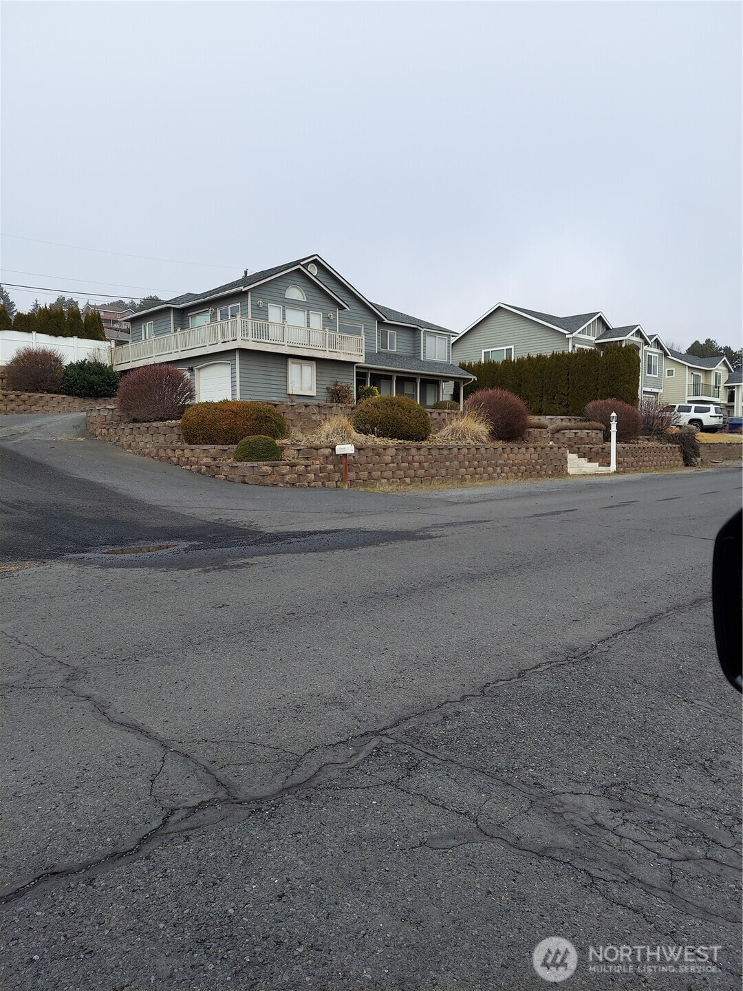 405 Strand Road Ephrata, WA 98823 - Photo 4 of 26 a view of ocean and mountain view