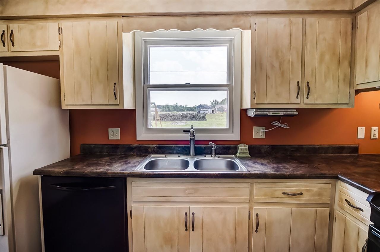 8008 Seiler Road New Haven, IN 46774 - Photo 14 of 36
