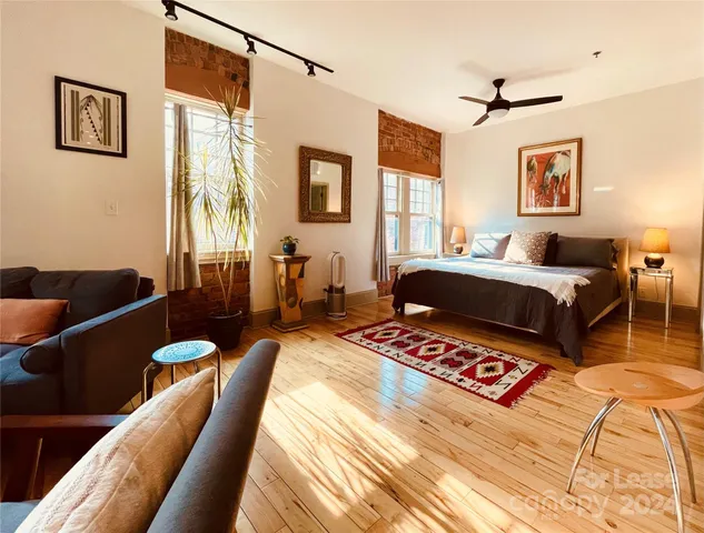 $2,970 | 5 West Walnut Street, Unit 201, Asheville, NC 28801