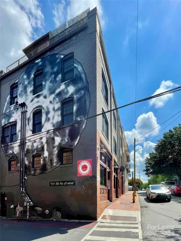 $2,970 | 5 West Walnut Street, Unit 201, Asheville, NC 28801