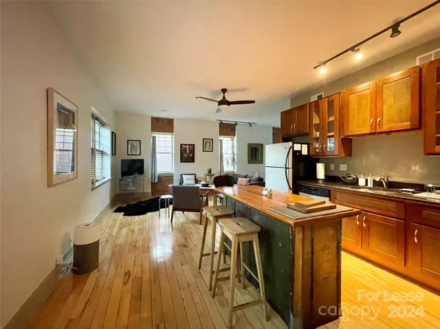 $2,970 | 5 West Walnut Street, Unit 201, Asheville, NC 28801