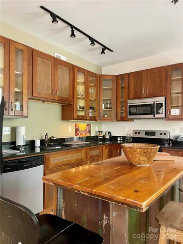 $2,970 | 5 West Walnut Street, Unit 201, Asheville, NC 28801