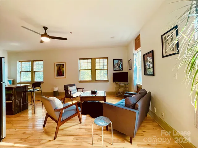 $2,970 | 5 West Walnut Street, Unit 201, Asheville, NC 28801