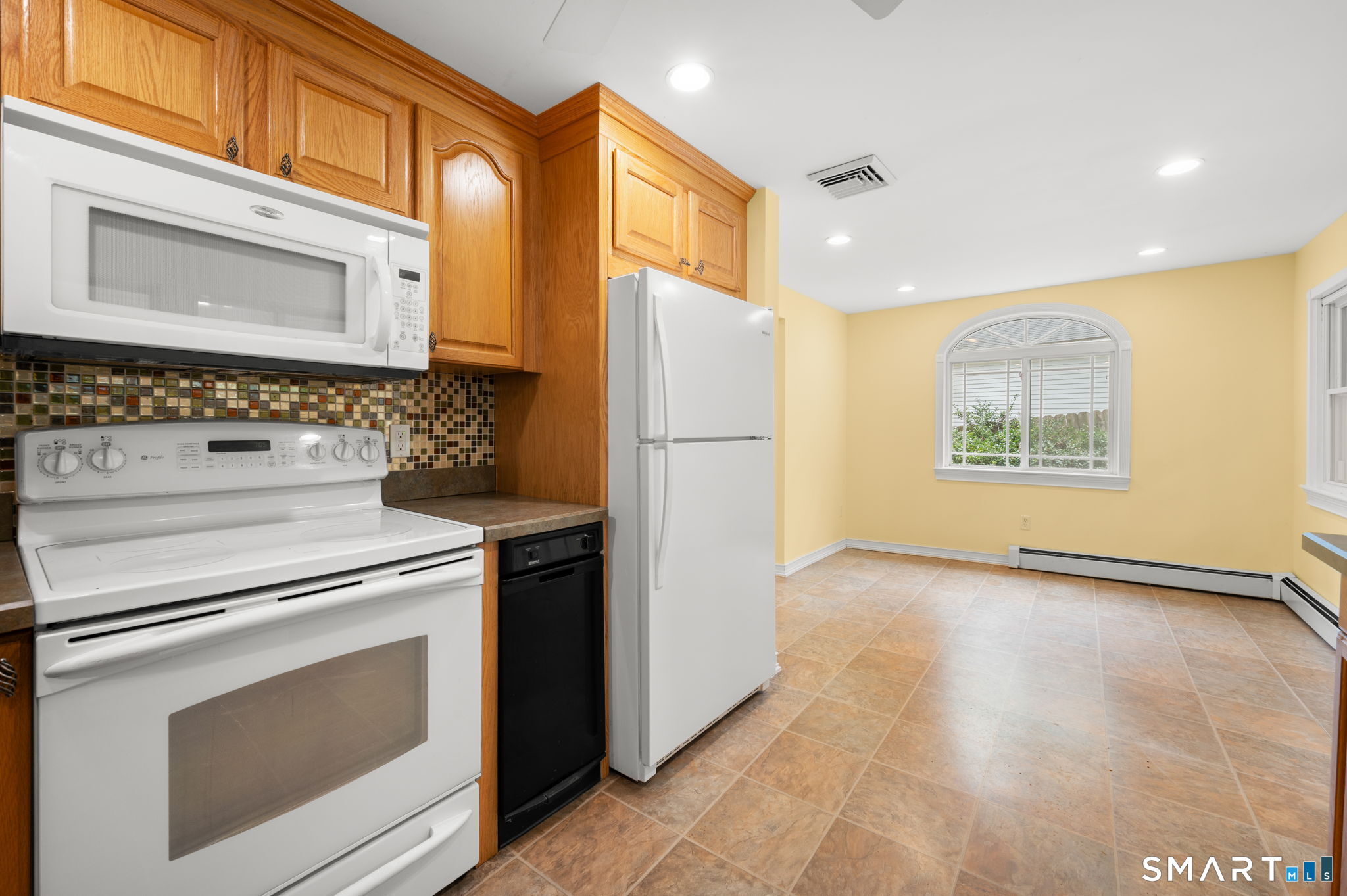 87 B Cottage Road Montville, CT 06370 - Photo 10 of 35