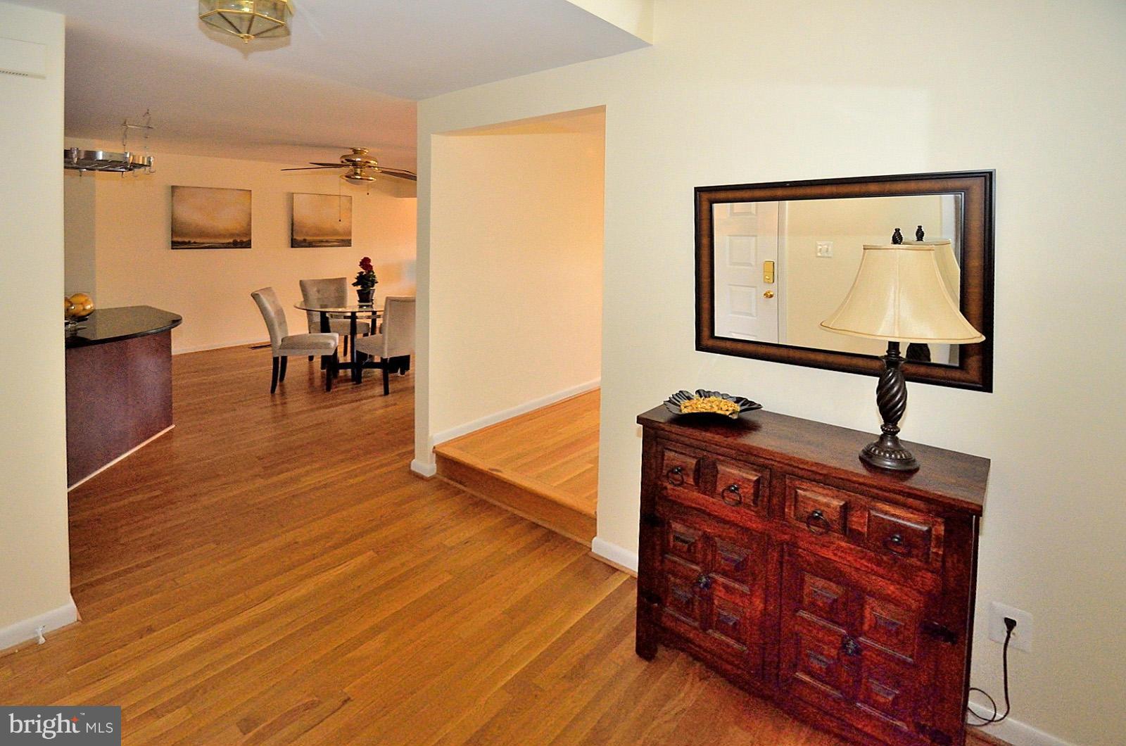 2255 Cedar Cove Court Reston, VA 20191 - Photo 3 of 29 Interior (General)