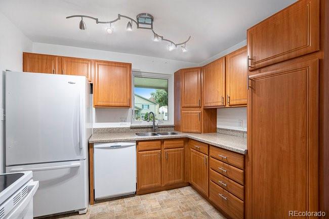 8598 Ingalls Circle Arvada, CO 80003 - Photo 9 of 24