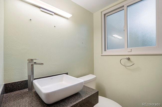 8598 Ingalls Circle Arvada, CO 80003 - Photo 10 of 24