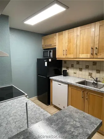 $900 | 904 University Oaks Boulevard, Unit 40, College Station, TX 77840
