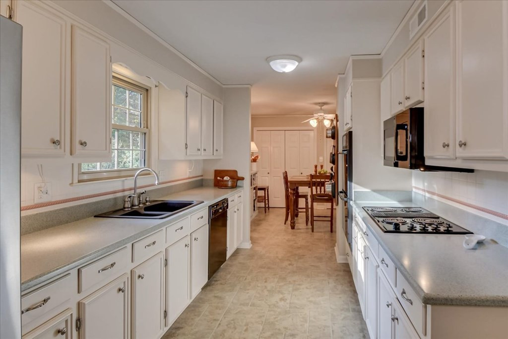 328 Habersham Road Martinez, GA 30907 - Photo 11 of 55