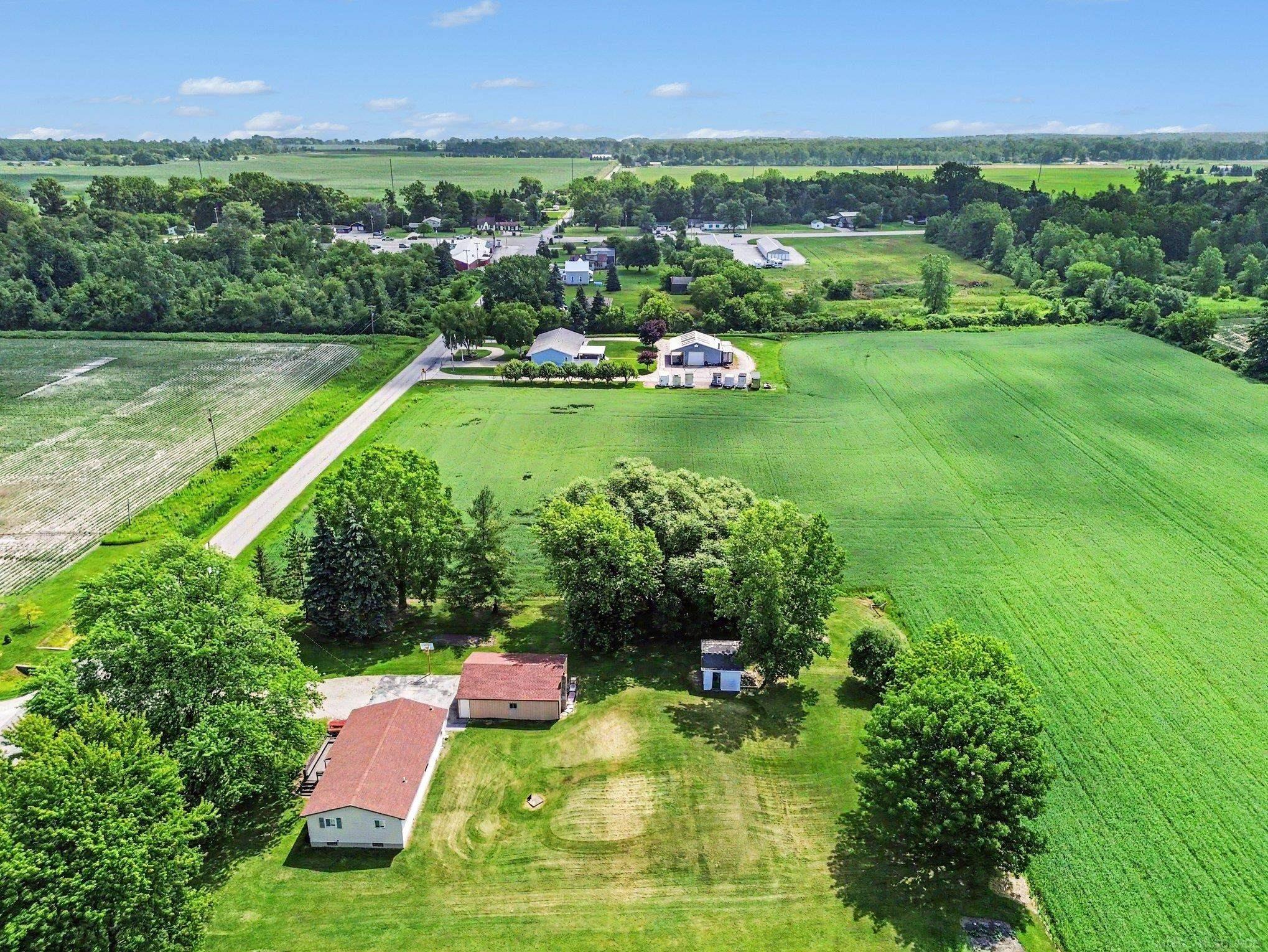 1944 East River Road Kawkawlin, MI 48631 - Photo 32 of 36