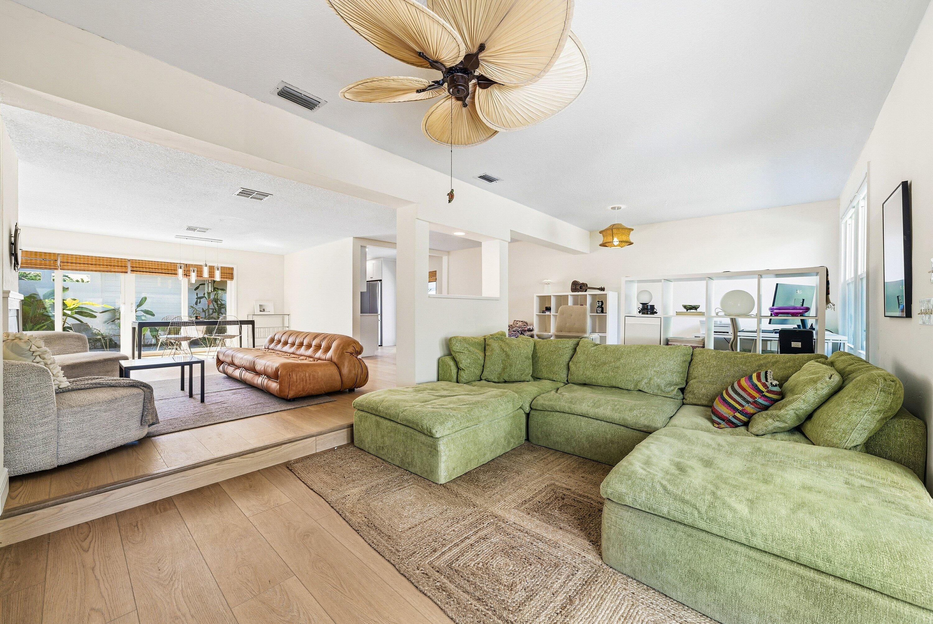435 Northeast 35th Street Boca Raton, FL 33431 - Photo 13 of 60 Family Room