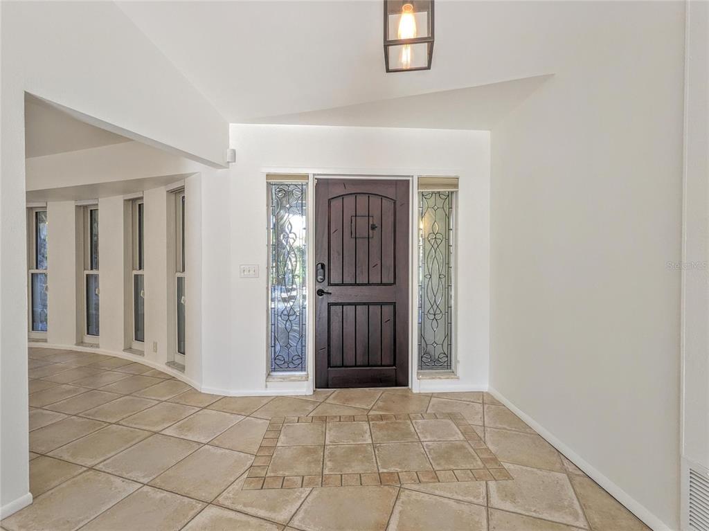 5456 Azure Way Sarasota, FL 34242 - Photo 4 of 44
