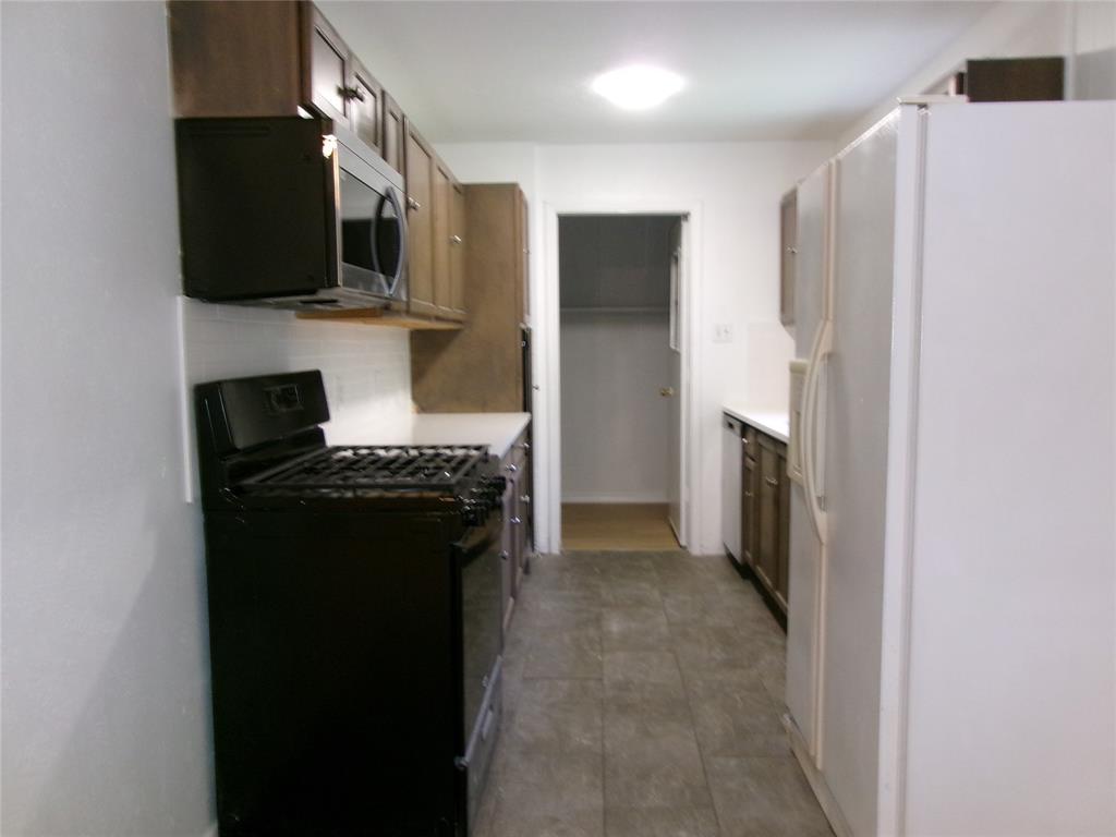 1519 Rambler Road Arlington, TX 76014 - Photo 5 of 20