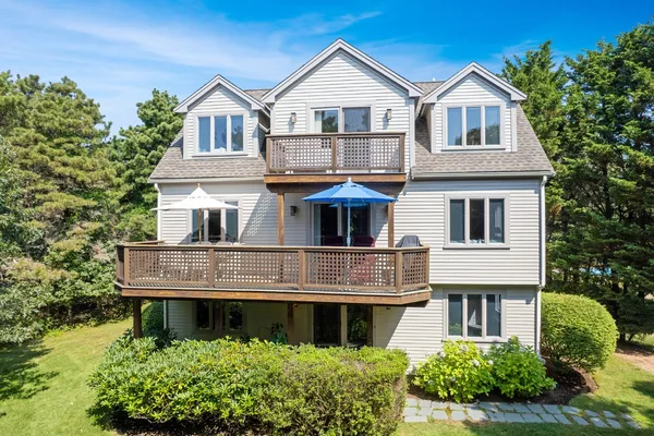 $2,950,000 | 23 Thaxter Lane, Edgartown, MA 02539