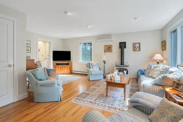 $2,950,000 | 23 Thaxter Lane, Edgartown, MA 02539