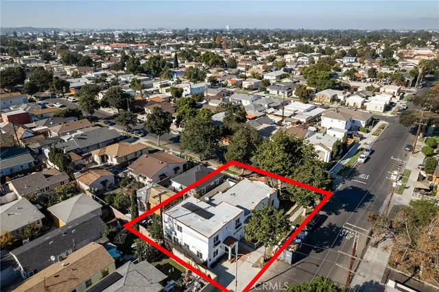 $2,195 | 498 A East 52nd, Long Beach, CA 90805