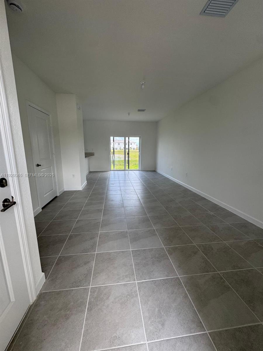 2825 Southeast 25th Avenue Homestead, FL 33035 - Photo 12 of 42