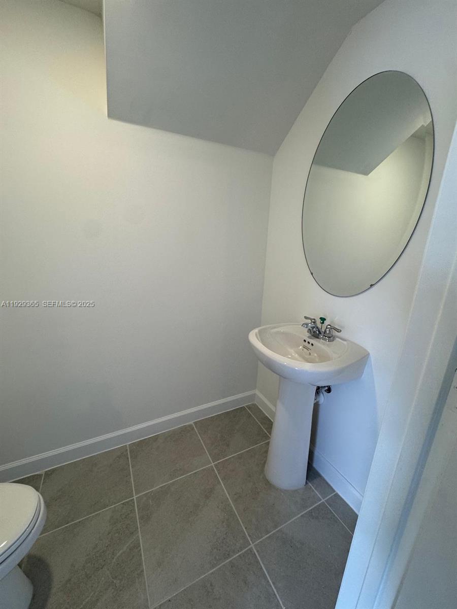 2825 Southeast 25th Avenue Homestead, FL 33035 - Photo 37 of 42