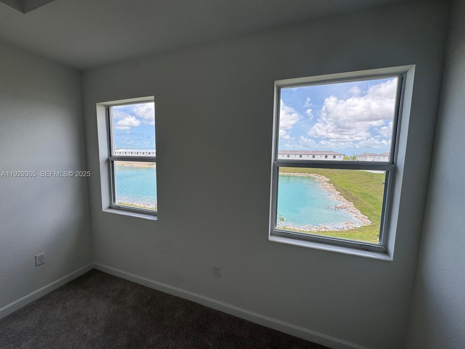 2825 Southeast 25th Avenue Homestead, FL 33035 - Photo 5 of 42