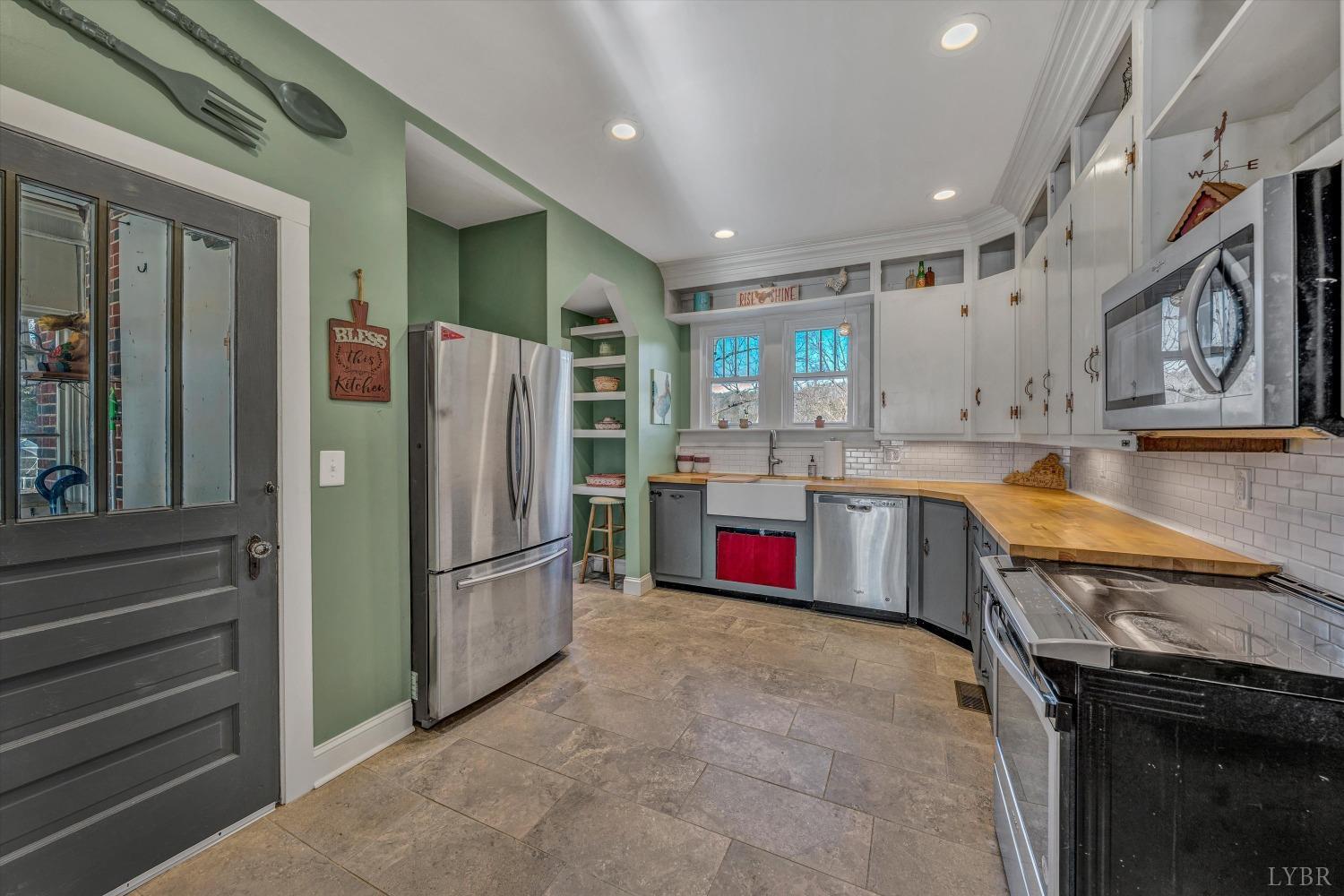 7825 Franklin Road Boones Mill, VA 24065 - Photo 12 of 61 Gallery Image 12