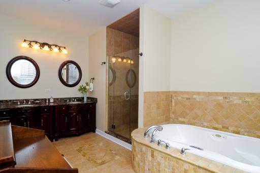 2031 Illinois Road Northbrook, IL 60062 - Photo 9 of 16
