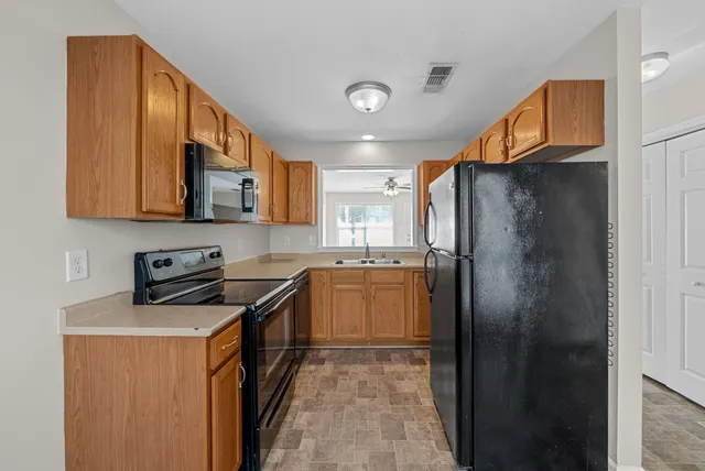 $995 | 938 Cumberland Drive, Unit A, Clarksville, TN 37040