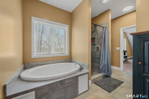 $599,000 | 5 Rosewood Lane, Essex, CT 06442
