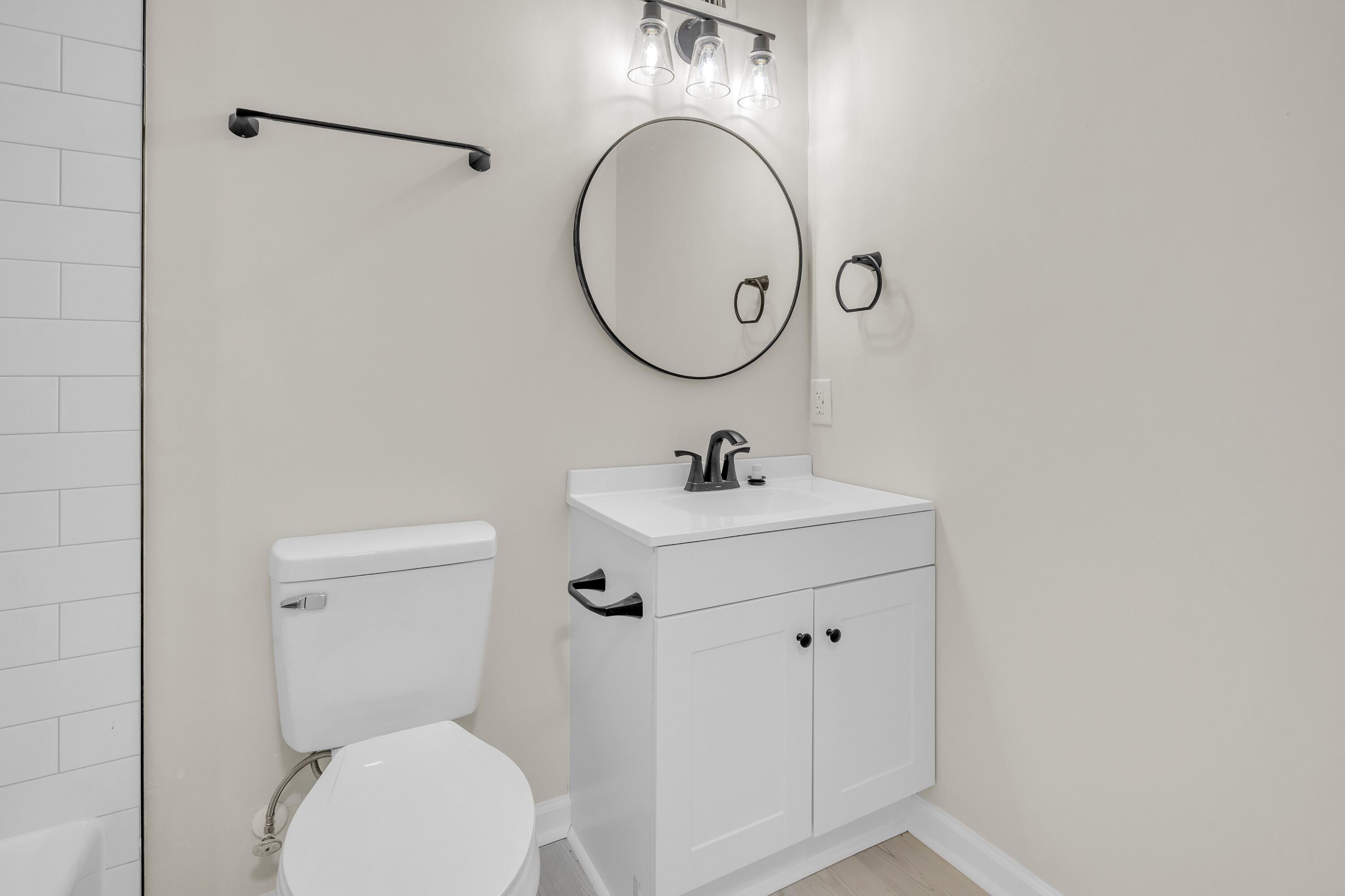 1847 Mepkin Road Charleston, SC 29407 - Photo 27 of 33 Hall Bathroom