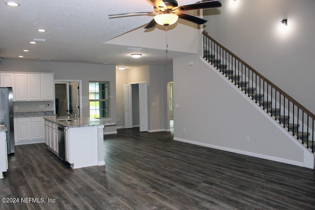 4146 Quiet Creek Loop, Unit 131 Middleburg, FL 32068 - Photo 8 of 39 IMG_9916