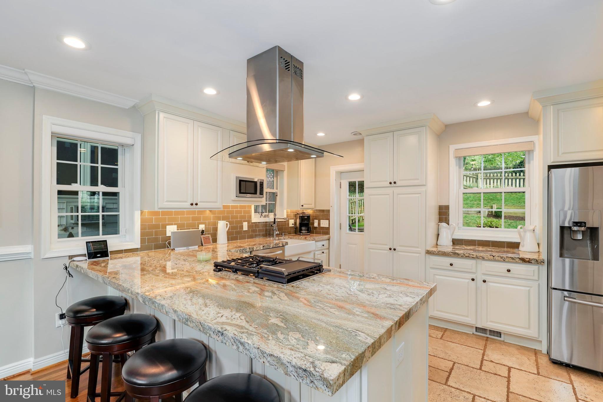 622 Ellsworth Drive Silver Spring, MD 20910 - Photo 4 of 33